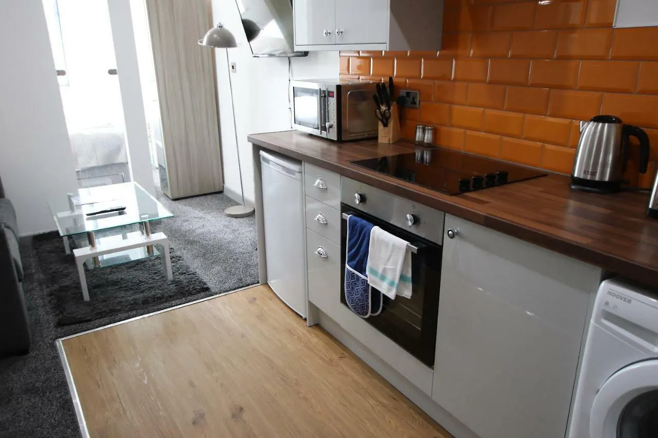 Halifax House, Studio Apartment 213 0*,  Reino Unido